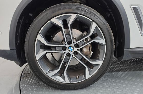 BMW X5 xDrive 30d xLine — пробег 71 786 км — фото 5 из 5