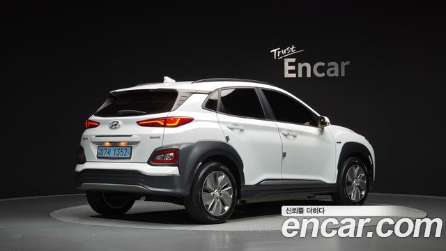 Hyundai Kona Premium — пробег 105 819 км — фото 2 из 5