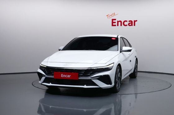 Hyundai AVANTE 1.6 Inspiration — пробег 7 156 км — фото 3 из 5