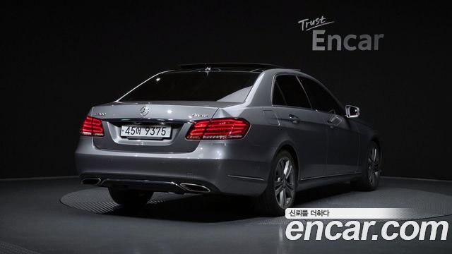 Mercedes-Benz E-Class E300 4MATIC Avantgarde — пробег 105 700 км — фото 2 из 5