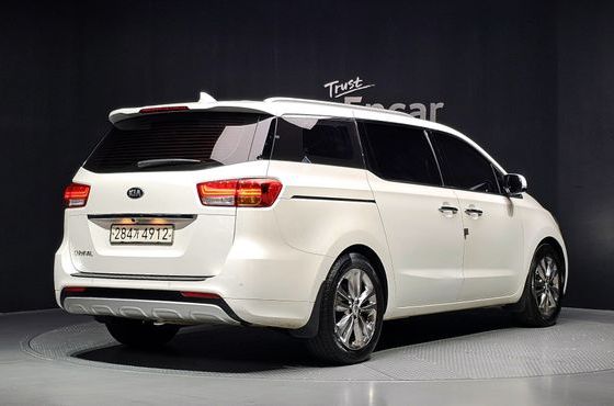 Kia Carnival 9-seater Prestige — пробег 98 895 км — фото 2 из 5
