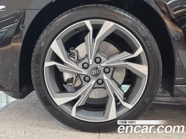 Audi A3 40 TFSI Premium — пробег 1 900 км — фото 5 из 5