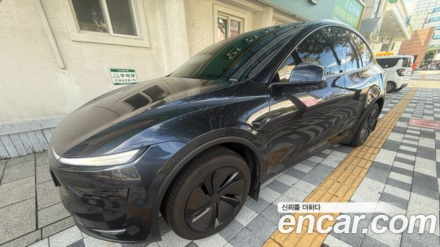 Tesla Model Y RWD — пробег 8 758 км — фото 2 из 5