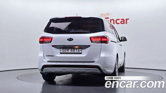 Kia Carnival из Кореи Encar