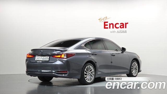 Lexus ES Executive — пробег 71 549 км — фото 2 из 5