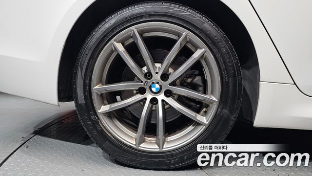 BMW 5-Series 520d xDrive M Sport Package Plus — пробег 194 675 км — фото 5 из 5