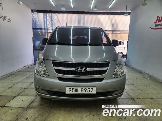 Hyundai Starex 3-Seater VAN CVX Deluxe — пробег 265 000 км — фото 2 из 5