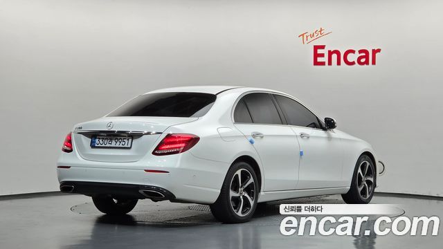 Mercedes-Benz E-Class из Кореи Encar