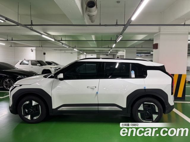 Kia EV3 Long Range 2WD Earth — пробег 5 339 км — фото 2 из 5