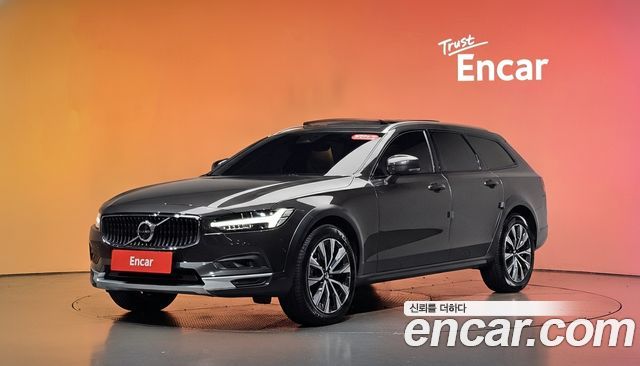 Volvo V90 B5 Ultimate AWD — пробег 46 534 км — фото 1 из 5