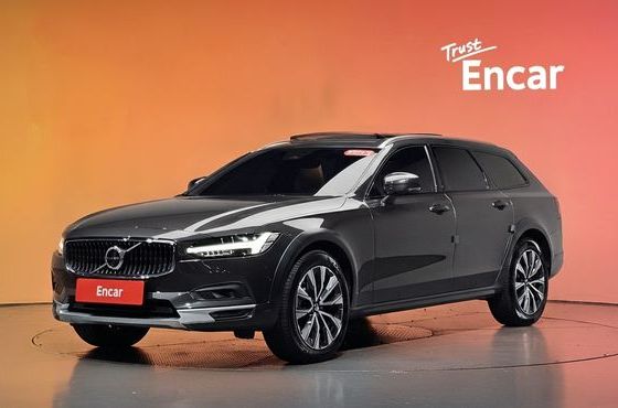 Volvo V90 B5 Ultimate AWD — пробег 46 534 км — фото 1 из 5