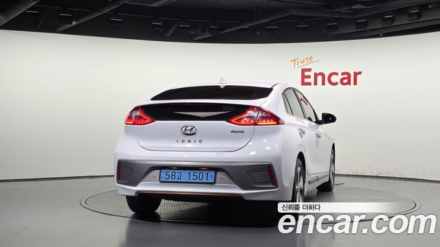 Hyundai Ioniq Q — пробег 178 174 км — фото 4 из 5