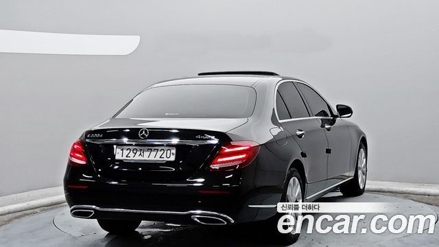 Mercedes-Benz E-Class E220d 4MATIC Exclusive — пробег 68 885 км — фото 4 из 5