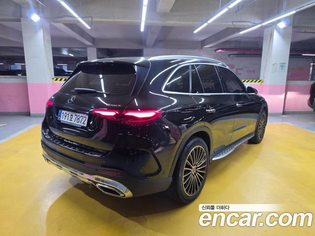 Mercedes-Benz GLC-Class GLC300 4MATIC — пробег 72 439 км — фото 3 из 5