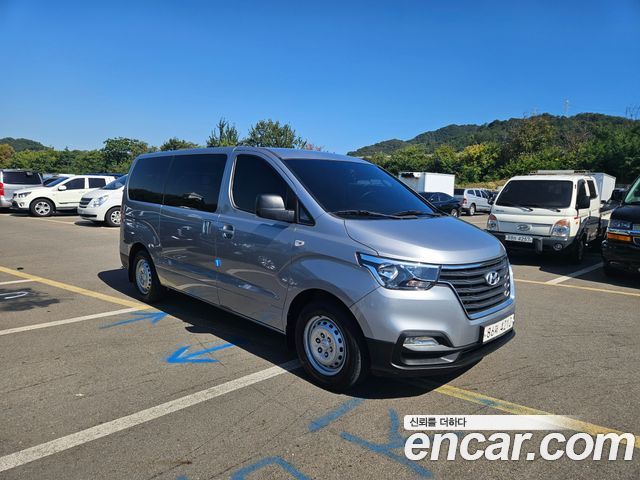 Hyundai Starex Van 3-Seater Style — пробег 88 192 км — фото 3 из 5