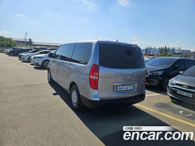 Hyundai Starex Van 3-Seater Style — пробег 88 192 км — фото 4 из 5