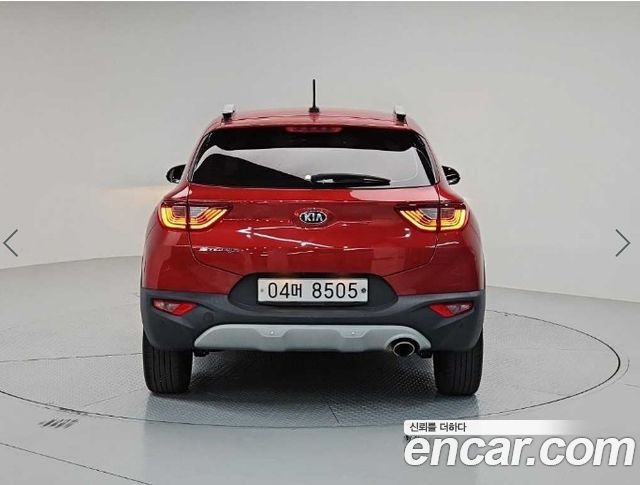 Kia Stonic 1.4 Prestige — пробег 143 000 км — фото 3 из 5