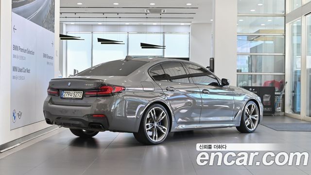 BMW 5-Series M550i xDrive — пробег 72 003 км — фото 2 из 5