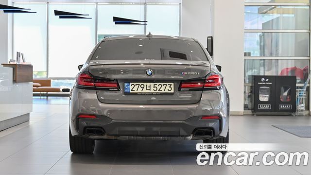 BMW 5-Series M550i xDrive — пробег 72 003 км — фото 4 из 5