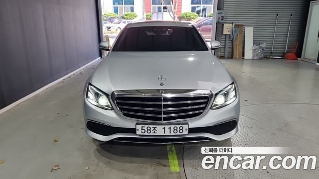 Mercedes-Benz E-Class E220d 4MATIC Exclusive — пробег 182 386 км — фото 3 из 5