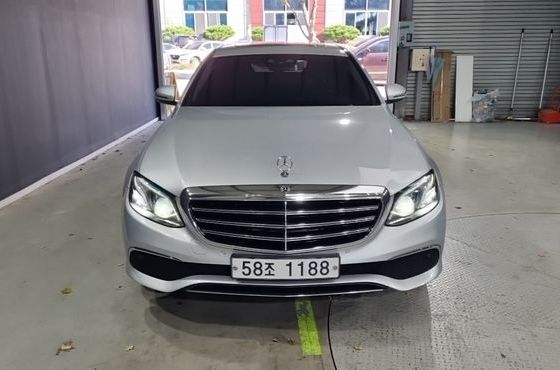 Mercedes-Benz E-Class E220d 4MATIC Exclusive — пробег 182 386 км — фото 3 из 5