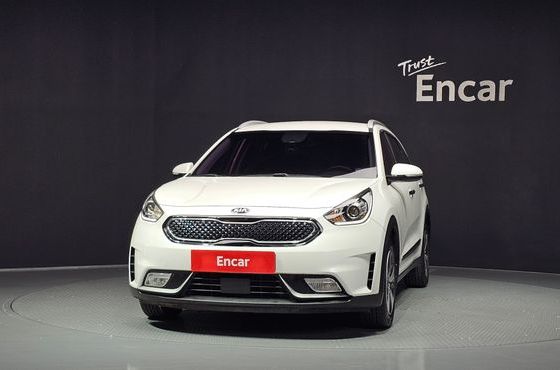 Kia Niro Prestige — пробег 51 447 км — фото 3 из 5