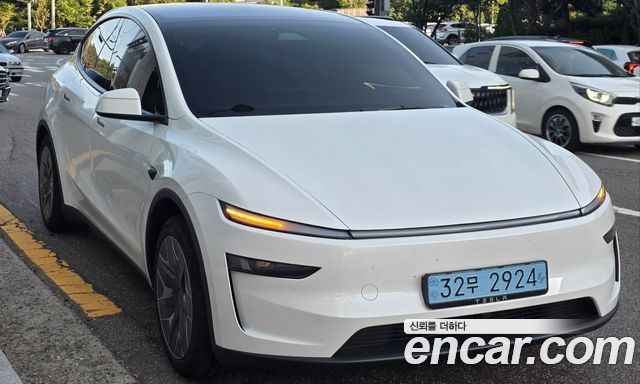 Tesla Model Y L Long Range AWD — пробег 2 790 км — фото 2 из 5