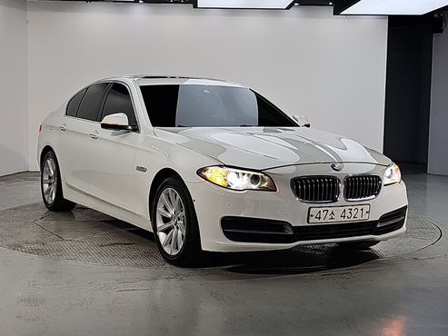 BMW 5-Series 528i xDrive — пробег 183 000 км — фото 2 из 5
