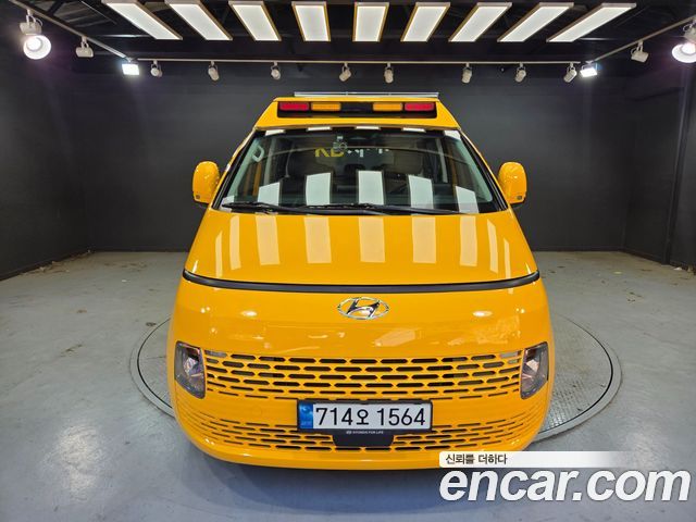 Hyundai Staria L3.5  Kinder Safety Car 11-Seater — пробег 58 750 км — фото 3 из 5