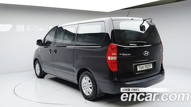 Hyundai Starex 12-Seater Wagon Smart — пробег 81 066 км — фото 4 из 5
