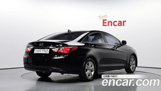 Hyundai Sonata LPI Smart — пробег 184 743 км — фото 2 из 5