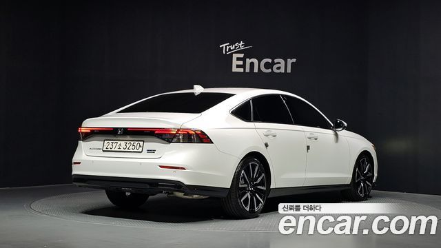 Honda Accord 2.0 Hybrid Touring — пробег 22 995 км — фото 2 из 5