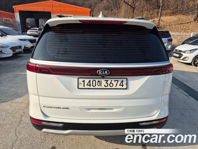 Kia Carnival Diesel 9-Seater Prestige — пробег 117 000 км — фото 4 из 5