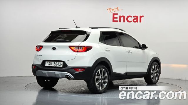 Kia Stonic из Кореи Encar