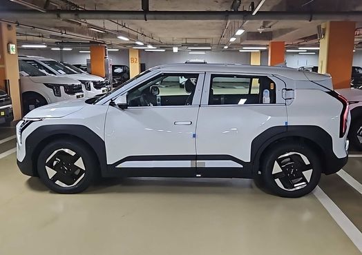 Kia EV3 Long Range 2WD AIr — пробег 1 км — фото 2 из 5