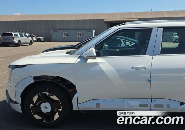 Kia EV5 Long Range 2WD Earth — пробег 1 км — фото 2 из 5