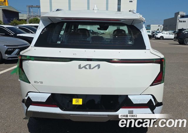 Kia EV5 Long Range 2WD Earth — пробег 1 км — фото 3 из 5