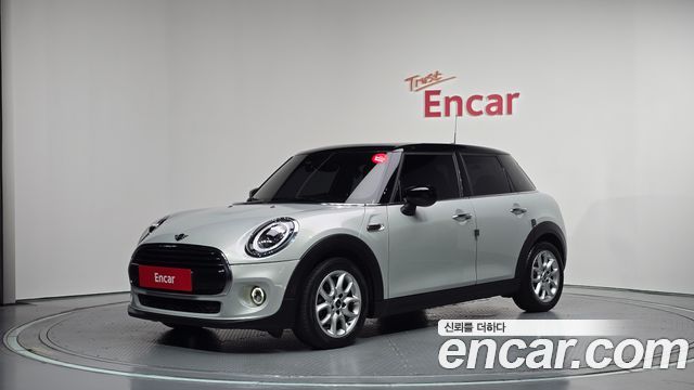 Mini Cooper 5Door HIGH 3rd — пробег 28 546 км — фото 1 из 5