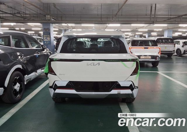 Kia EV5 Long Range 2WD Earth — пробег 1 км — фото 3 из 5