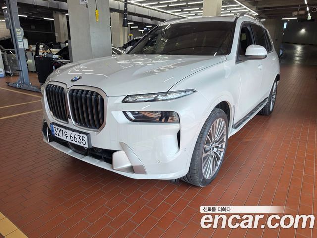 BMW X7 xDrive 40i Design Pure Excellence 6-Seater — пробег 5 286 км — фото 3 из 5
