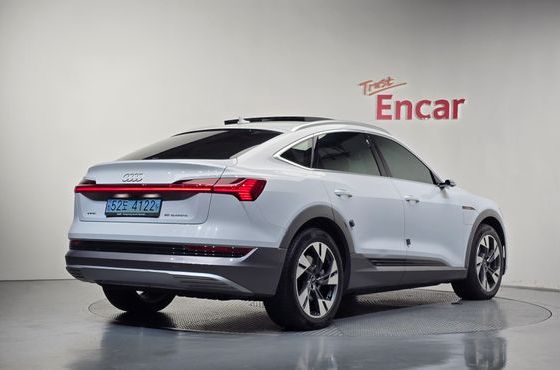 Audi e-tron 50 Quattro Sportback — пробег 150 066 км — фото 2 из 5