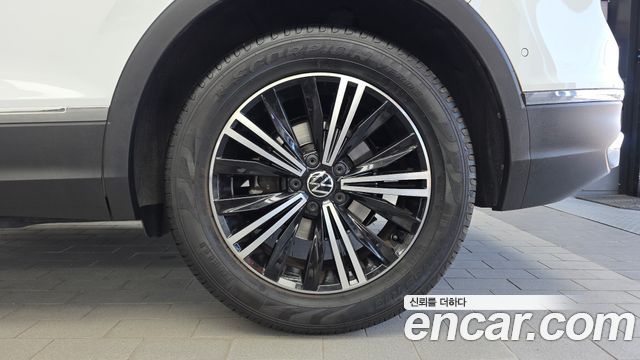 Volkswagen Tiguan 2.0 TDI Premium — пробег 57 603 км — фото 5 из 5