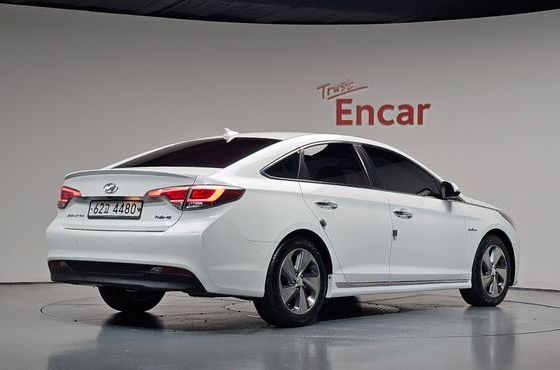 Hyundai Sonata 2.0 HEV Premium — пробег 188 817 км — фото 2 из 5