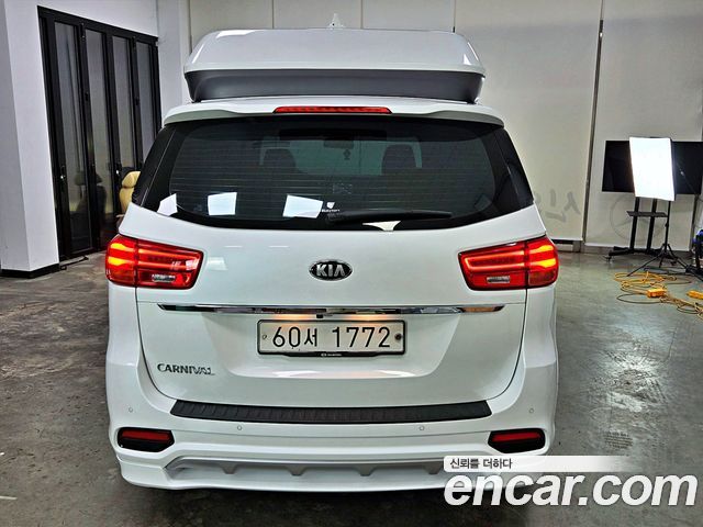 Kia Carnival из Кореи Encar