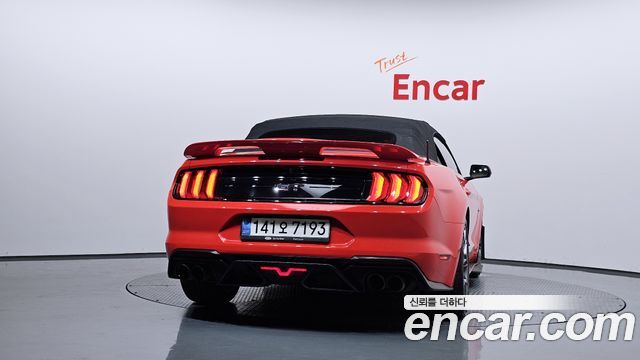 Ford Mustang GT Convertible — пробег 69 529 км — фото 4 из 5
