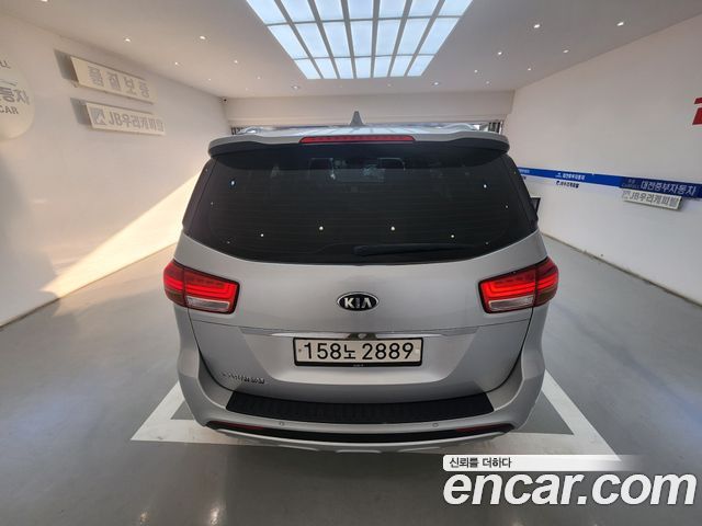 Kia Carnival 9-seater Noblesse — пробег 184 000 км — фото 5 из 5