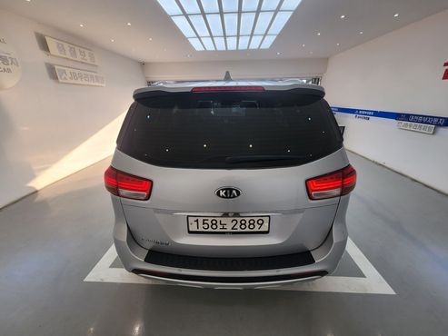 Kia Carnival 9-seater Noblesse — пробег 184 000 км — фото 5 из 5