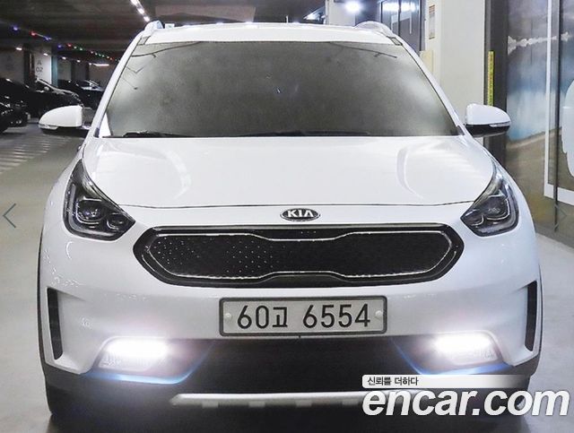 Kia Niro Prestige — пробег 144 966 км — фото 3 из 5