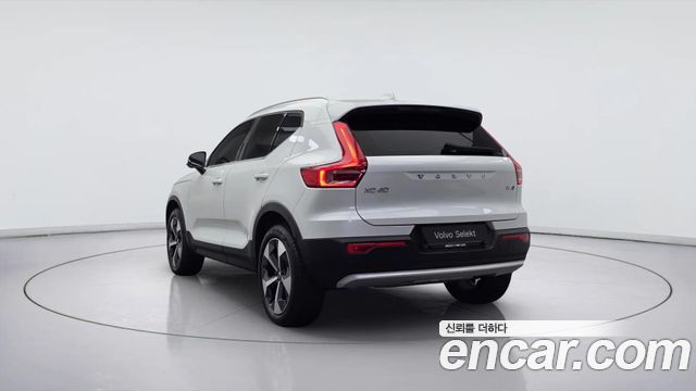 Volvo XC40 B4 Ultimate Bright — пробег 9 217 км — фото 3 из 5