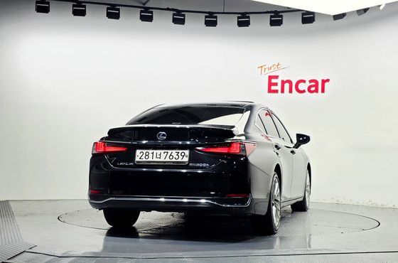 Lexus ES Executive — пробег 104 076 км — фото 4 из 5